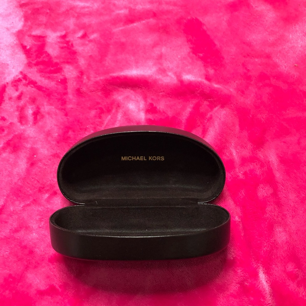 ❗️Authentic MK Case❗️